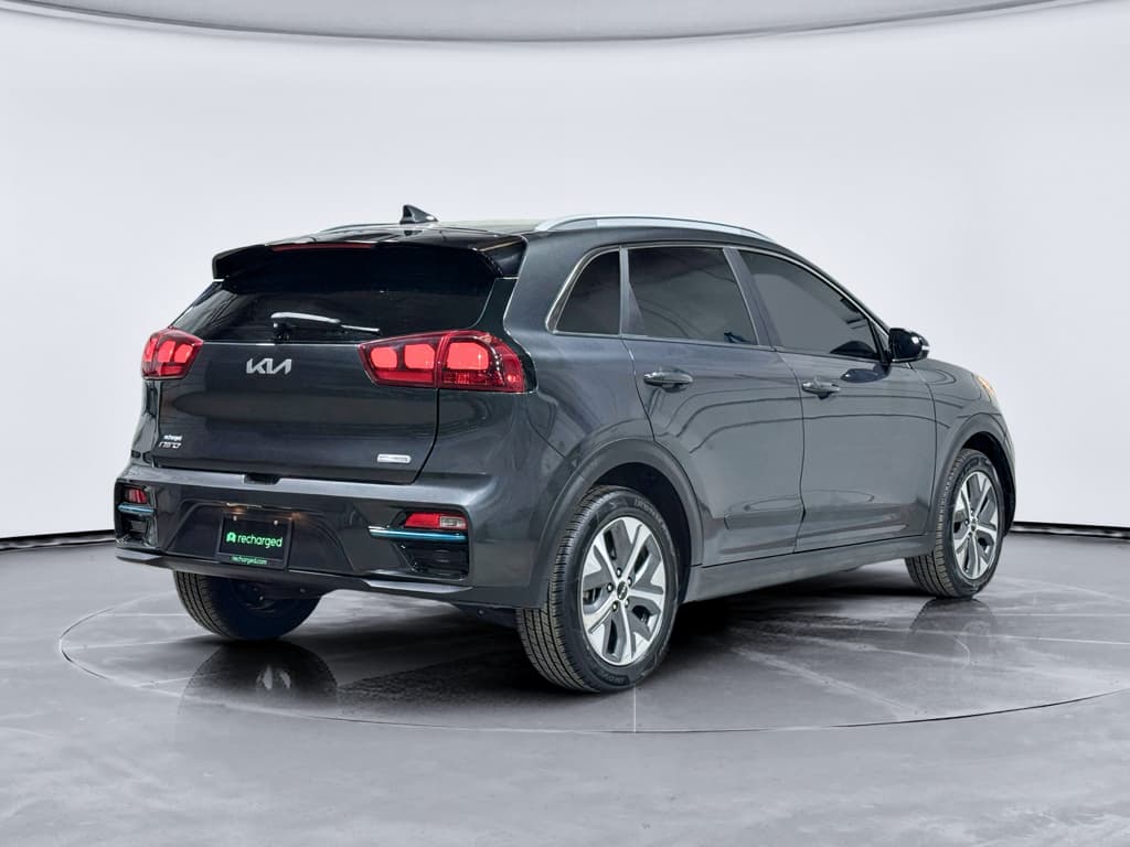 2022 Kia Niro EV view 3