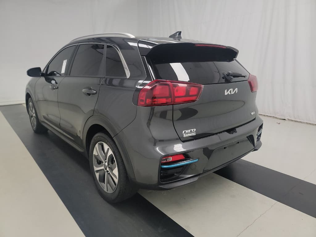 2022 Kia Niro EV view 4