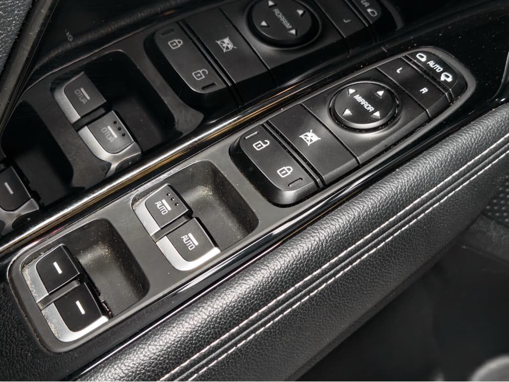 2022 Kia Niro EV view 7