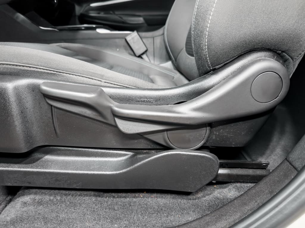 2023 Chevrolet Bolt EUV view 6