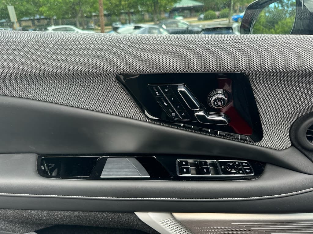 2025 Cadillac OPTIQ view 13