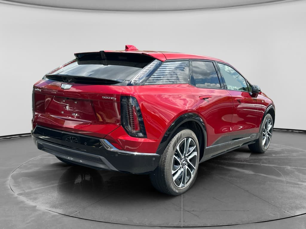 2025 Cadillac OPTIQ view 4