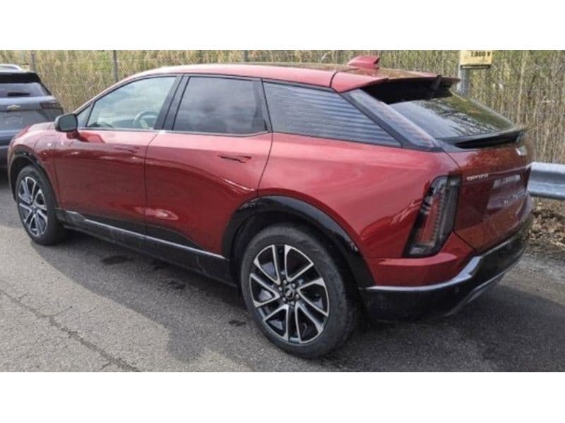 2025 Cadillac OPTIQ view 4