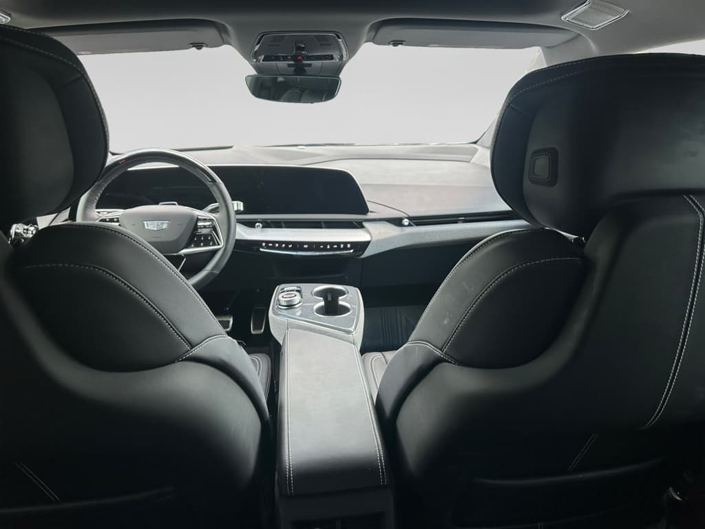 2025 Cadillac OPTIQ view 7
