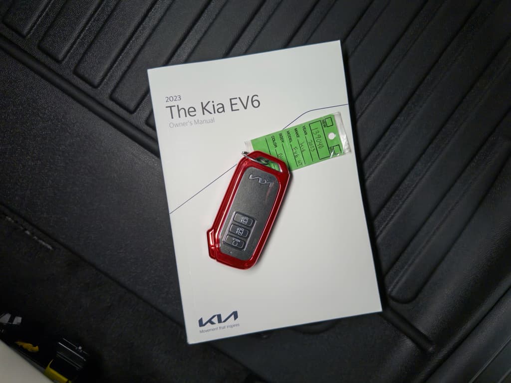 2023 Kia EV6 view 24