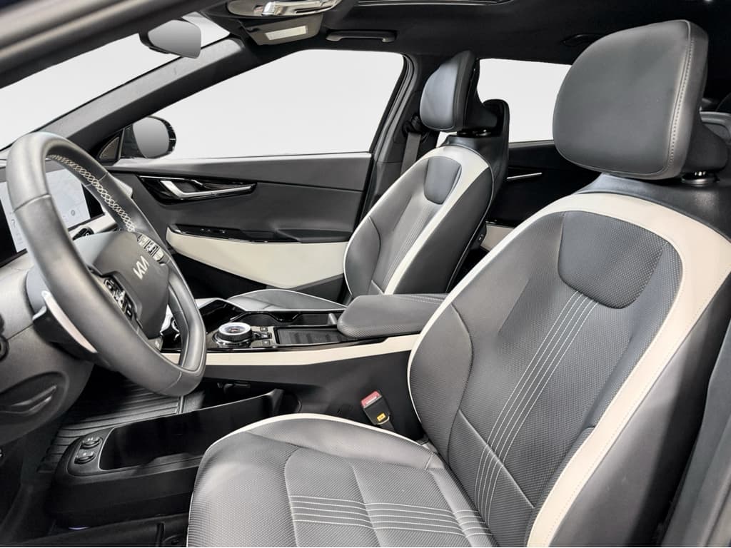 2023 Kia EV6 view 17