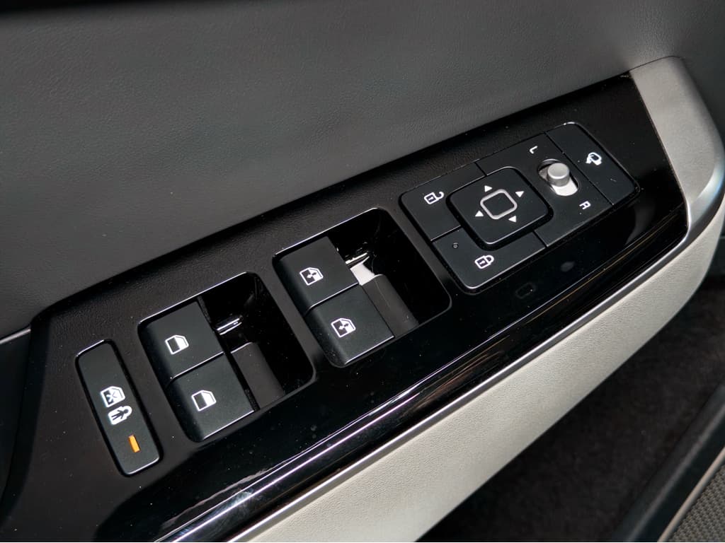 2023 Kia EV6 view 7