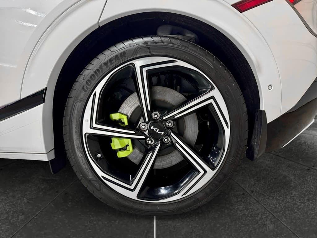 2023 Kia EV6 view 34