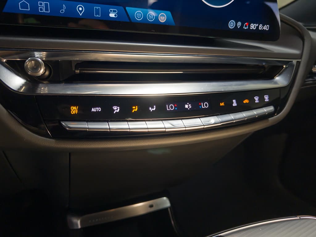 2024 Cadillac Lyriq view 16