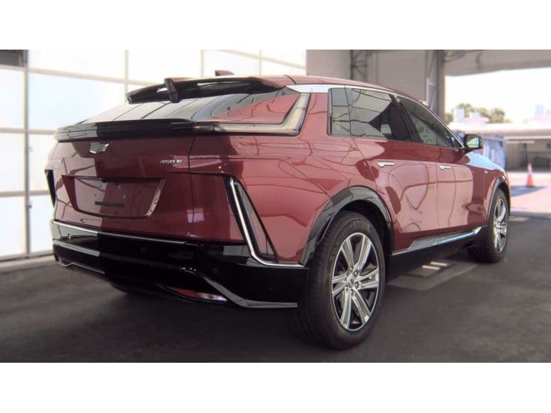 2024 Cadillac Lyriq view 2