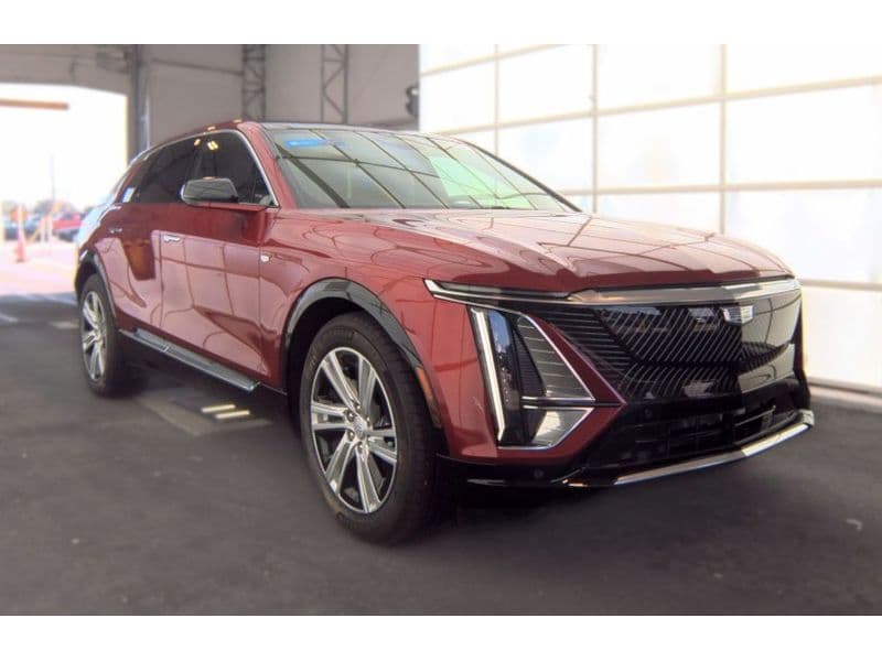 2024 Cadillac Lyriq view 4