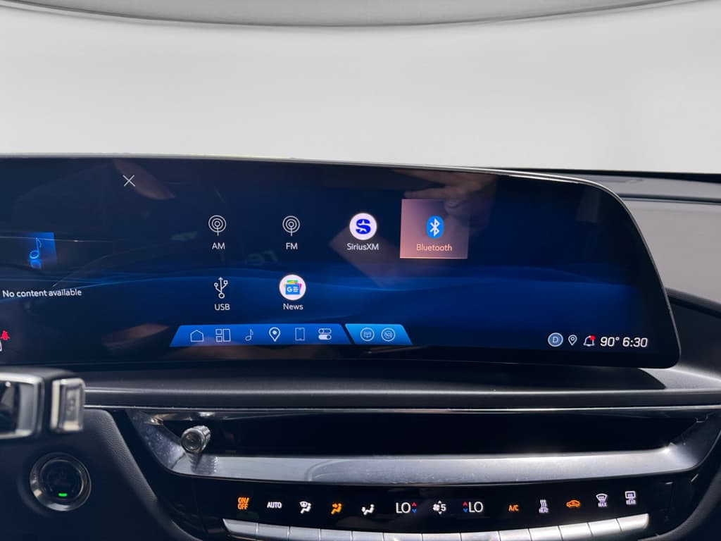2024 Cadillac Lyriq view 13