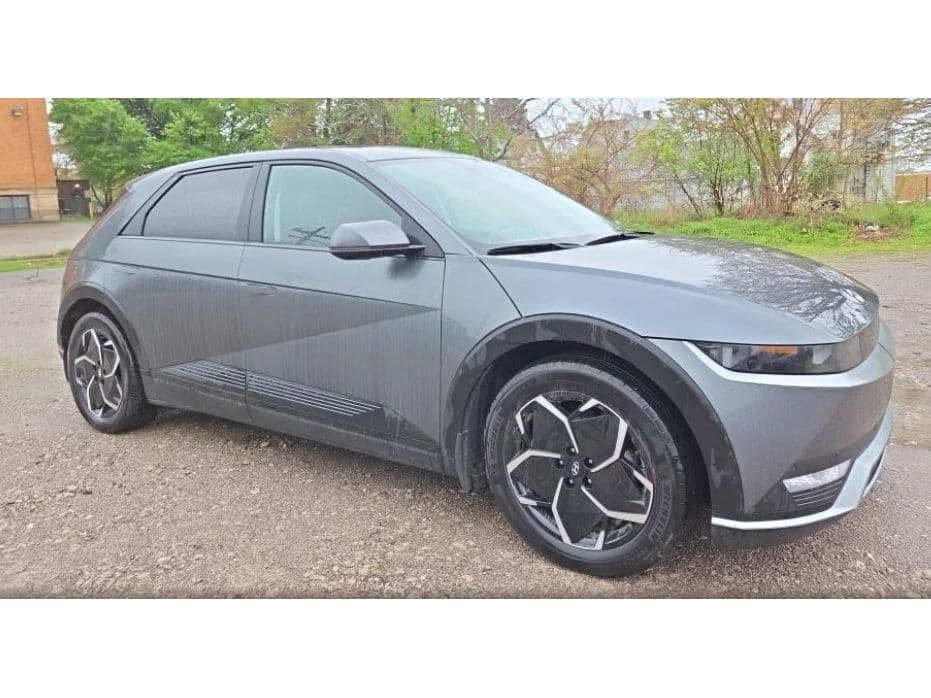 2023 Hyundai IONIQ 5 view 2
