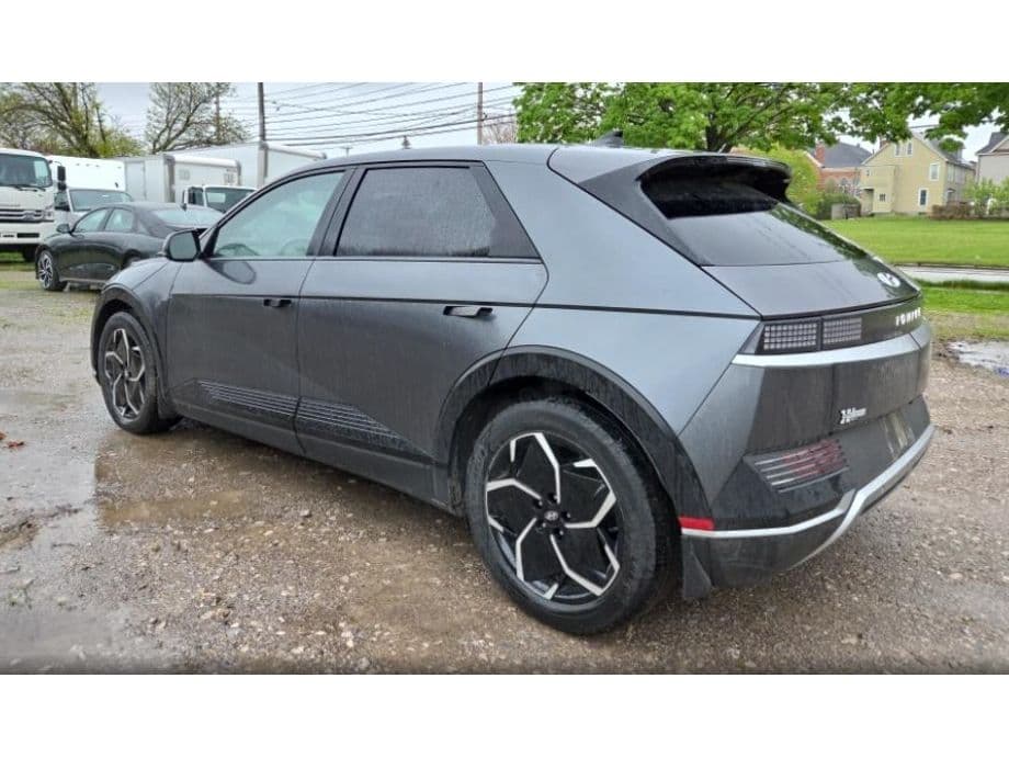 2023 Hyundai IONIQ 5 view 4