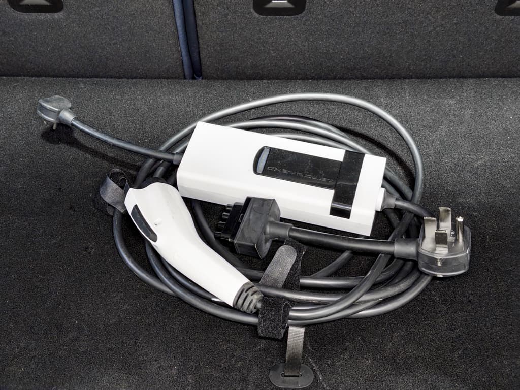 2023 Chevrolet Bolt EUV view 6