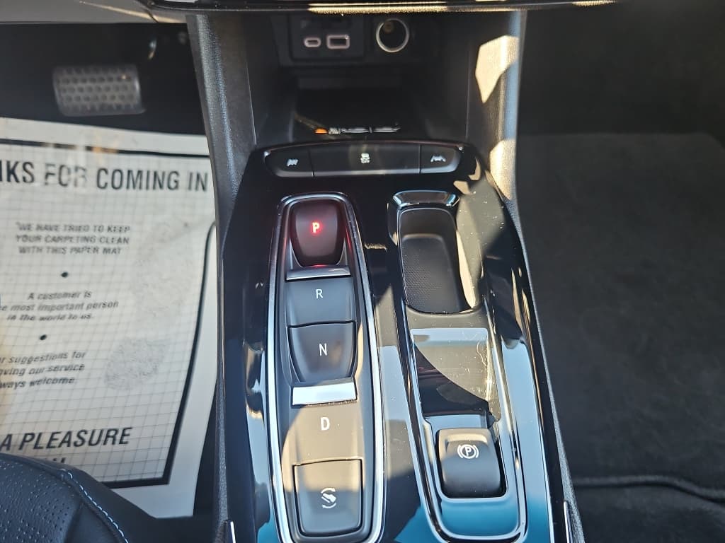 2023 Chevrolet Bolt EV view 19