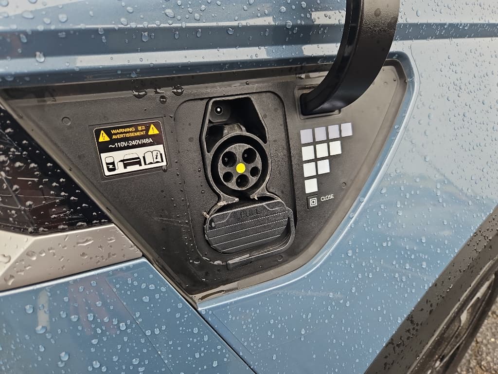 2023 Hyundai IONIQ 5 view 5