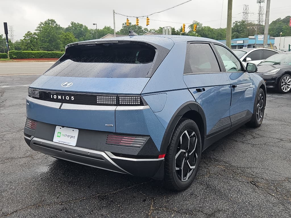 2023 Hyundai IONIQ 5 view 3