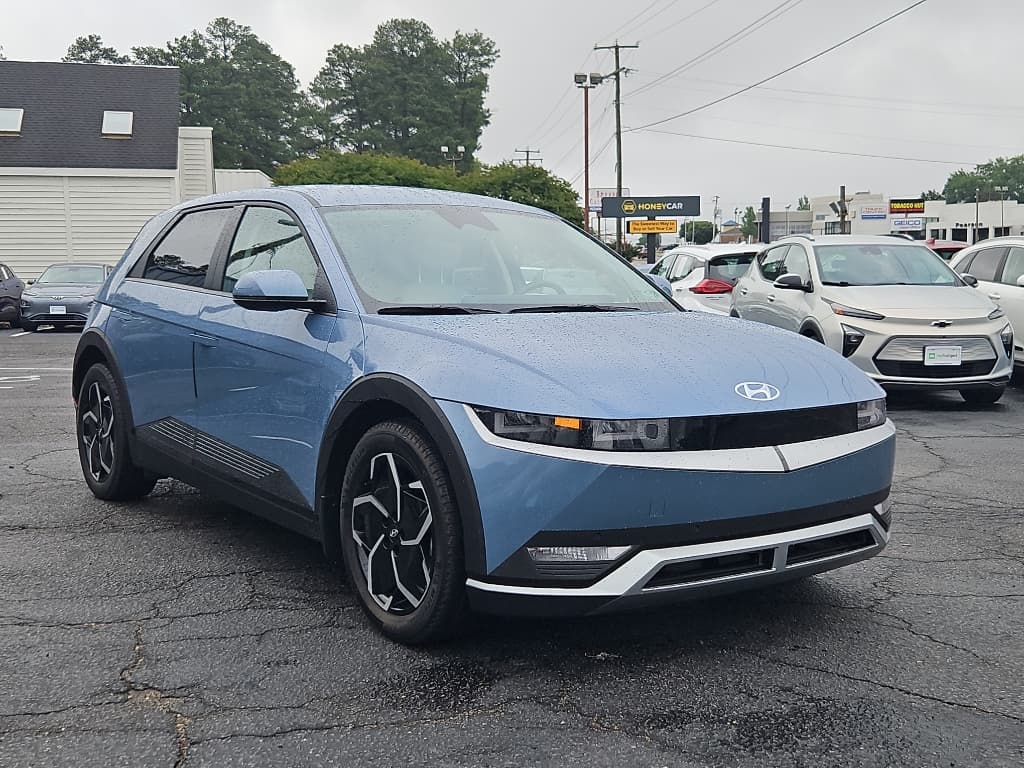 2023 Hyundai IONIQ 5 view 4