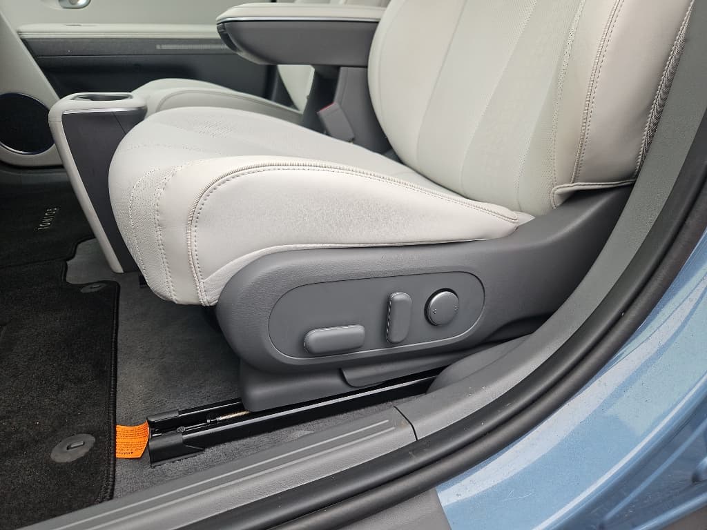 2023 Hyundai IONIQ 5 view 7