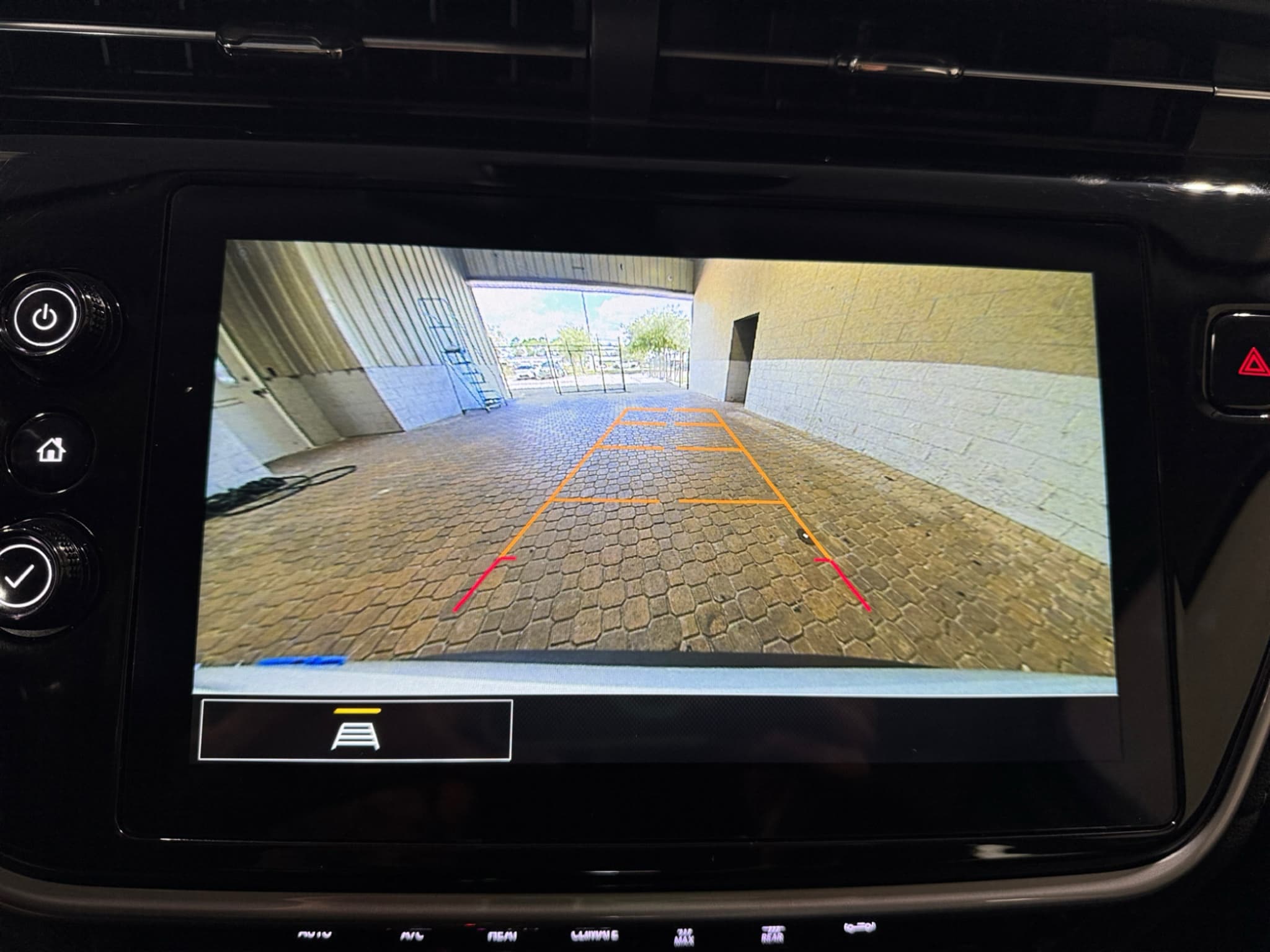 2023 Chevrolet Bolt EUV view 13