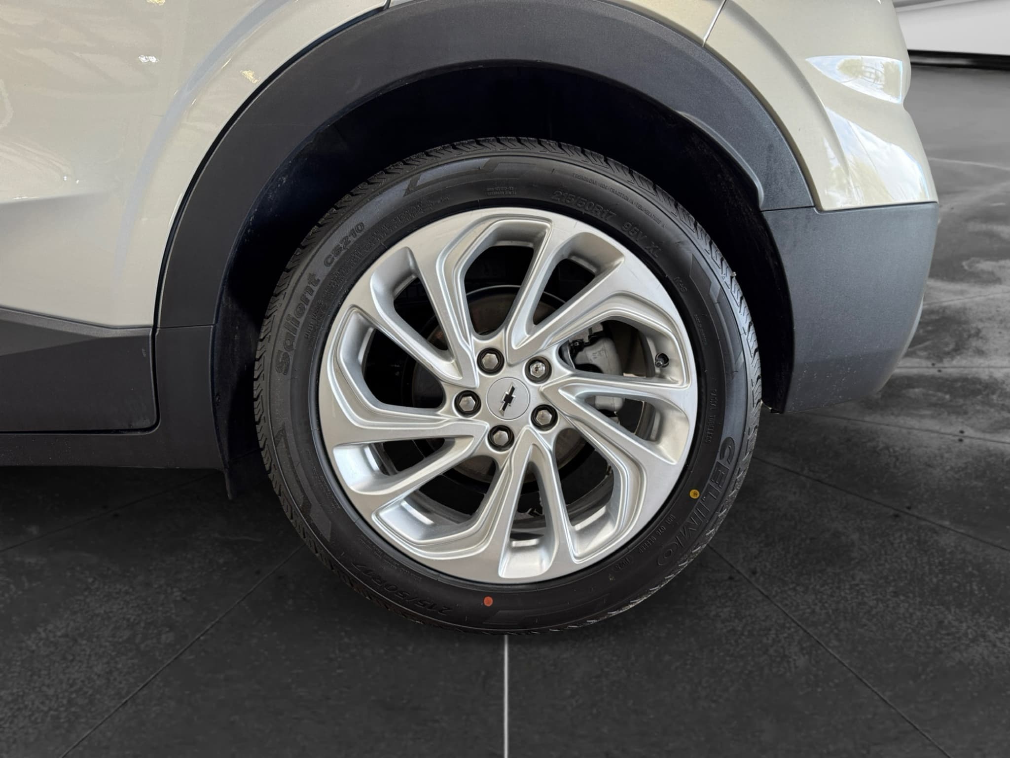 2023 Chevrolet Bolt EUV view 32