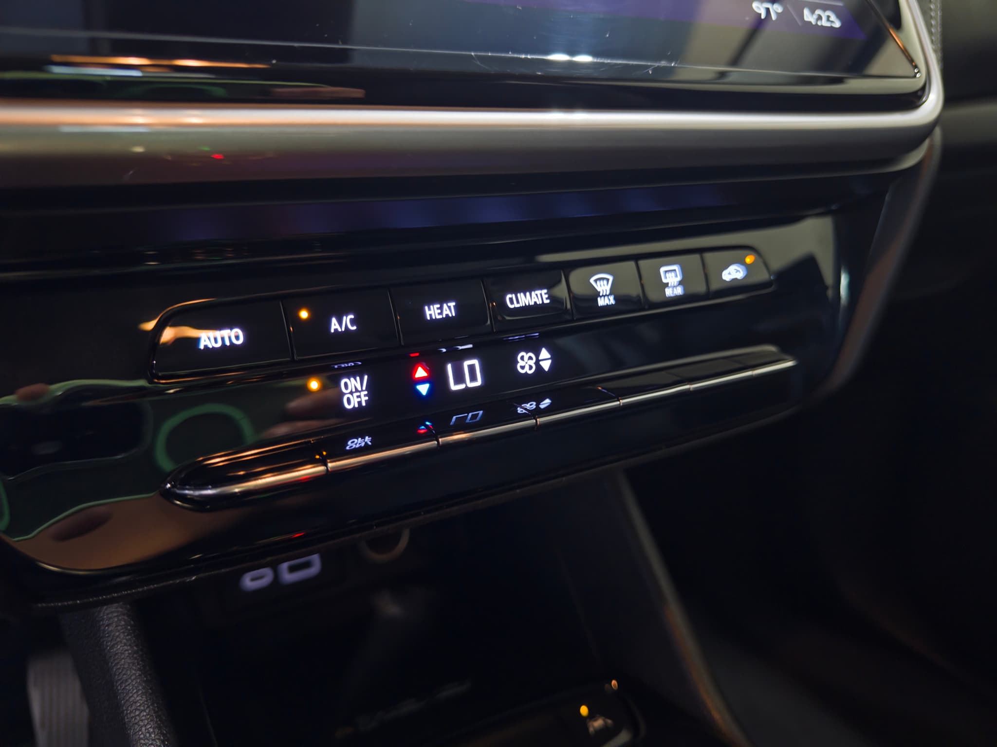 2023 Chevrolet Bolt EUV view 14