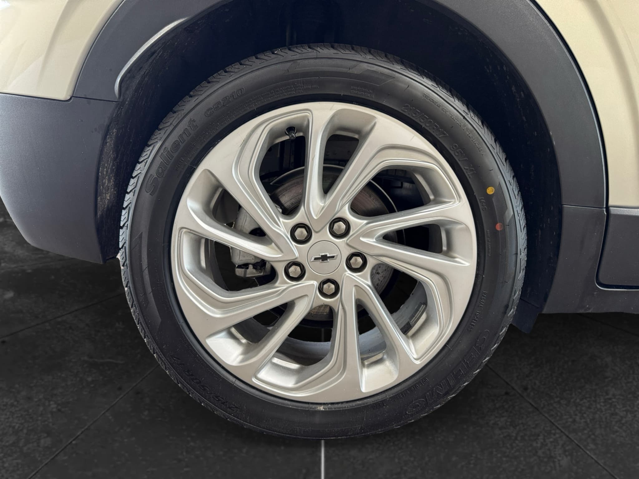 2023 Chevrolet Bolt EUV view 36