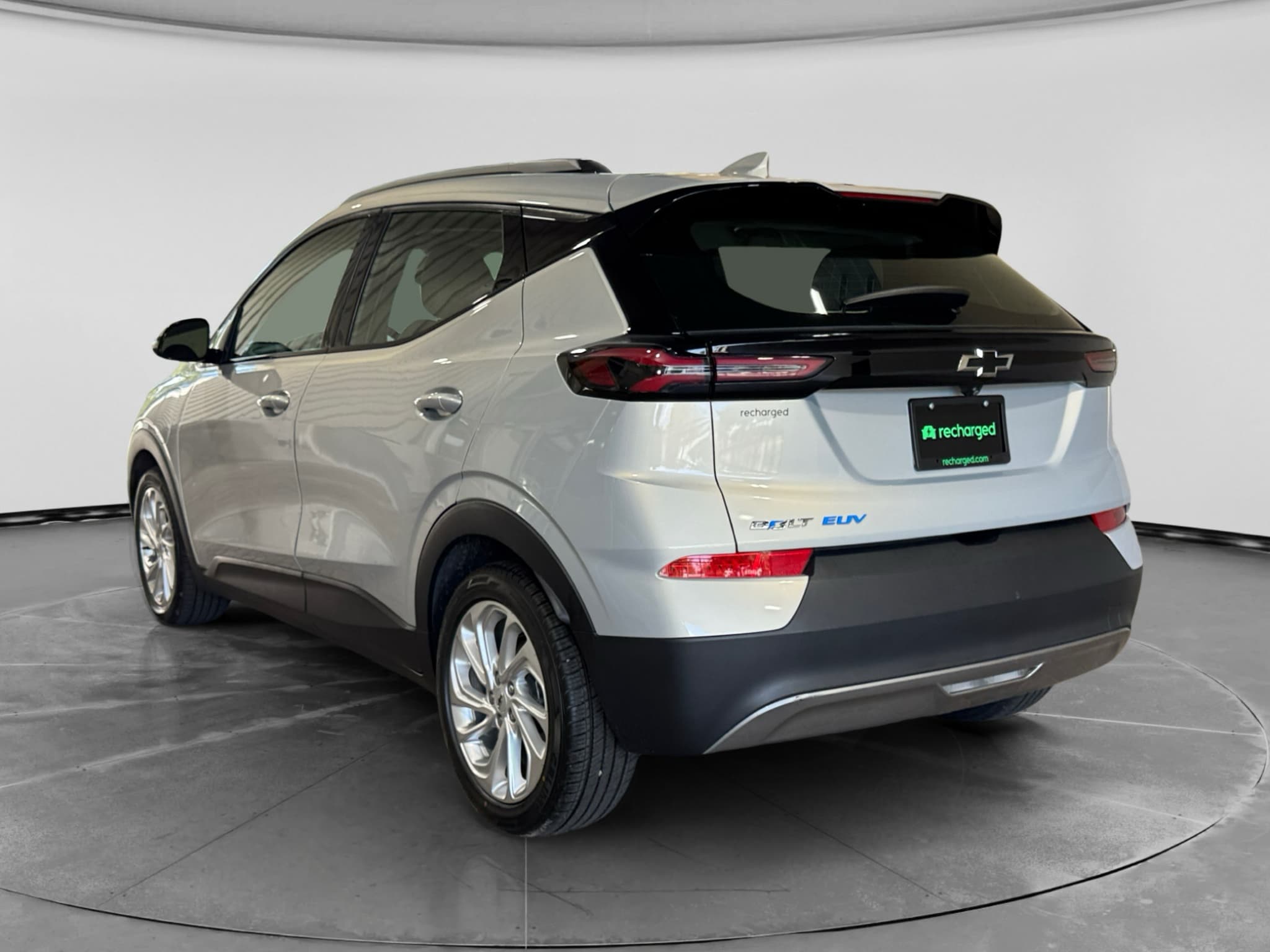 2023 Chevrolet Bolt EUV view 2