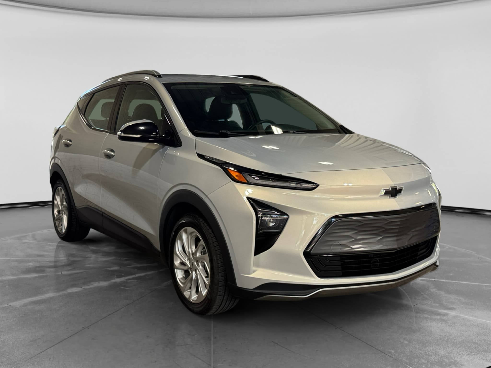 2023 Chevrolet Bolt EUV view 4
