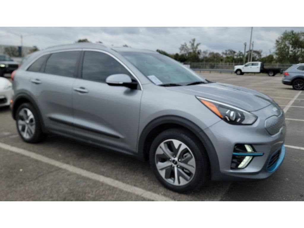 2022 Kia Niro EV view 3