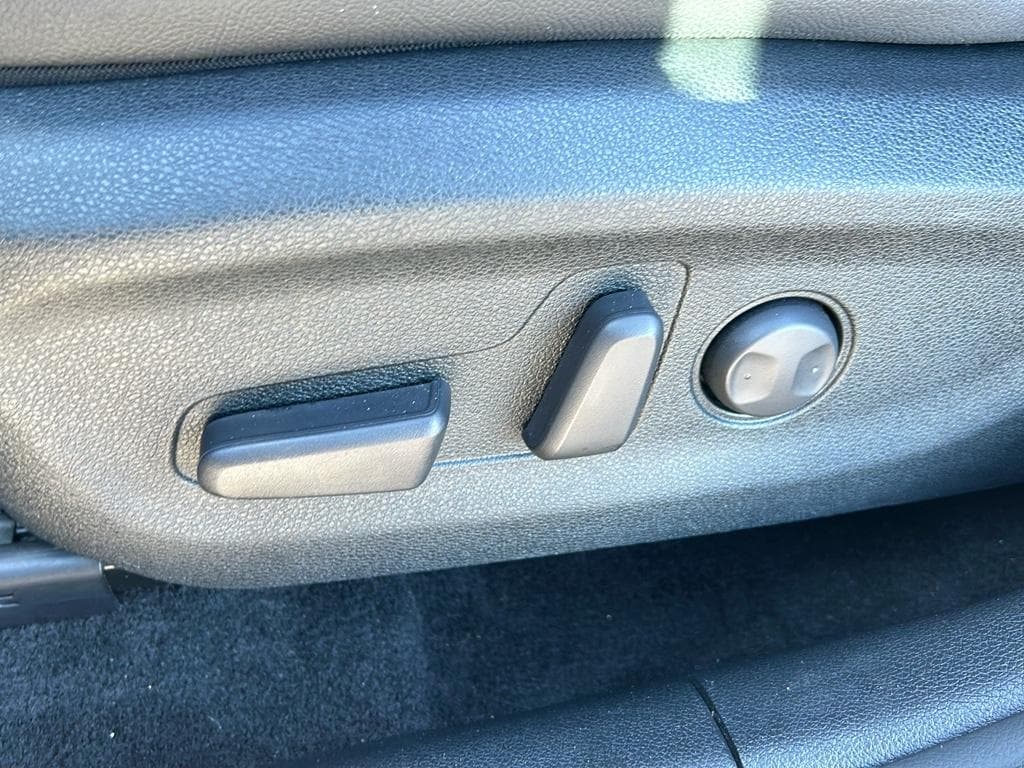 2022 Kia Niro EV view 7