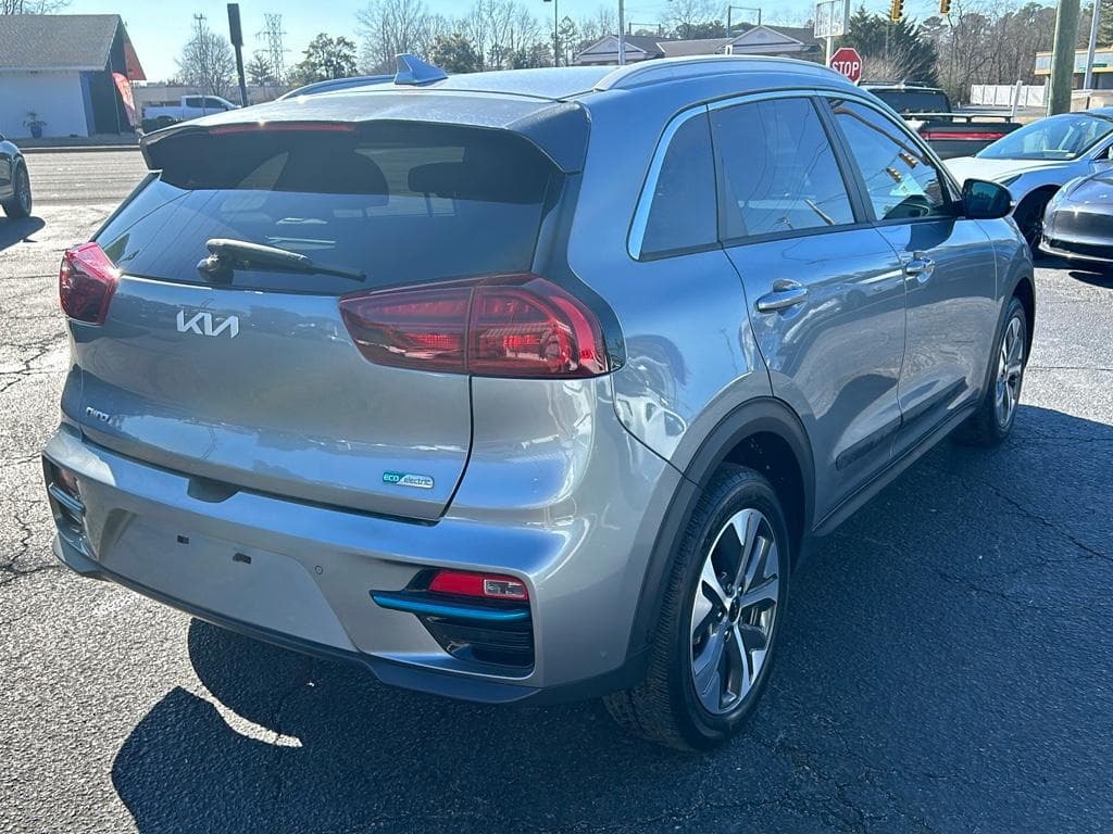 2022 Kia Niro EV view 3