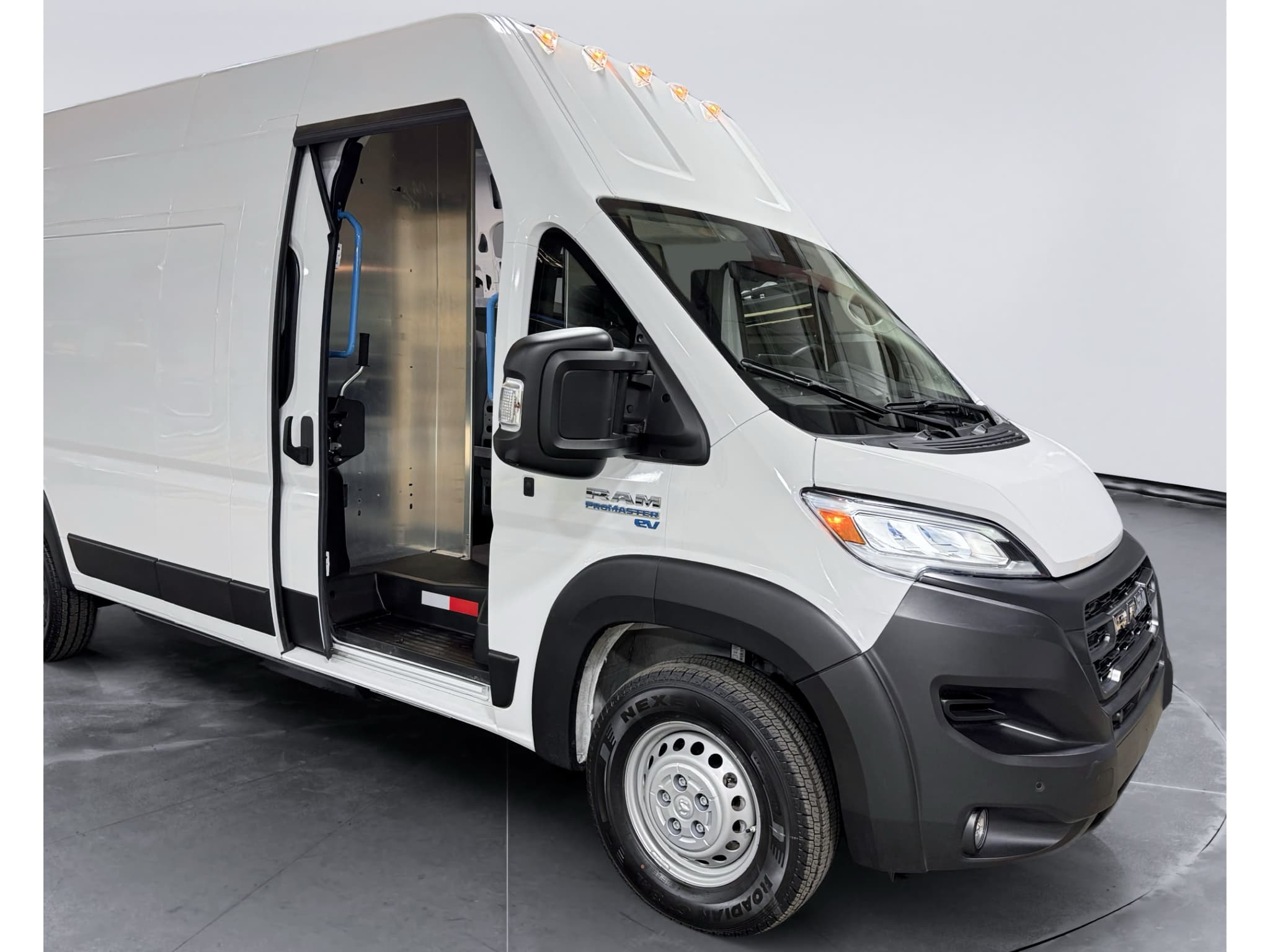 2024 Ram ProMaster 3500 BEV view 22