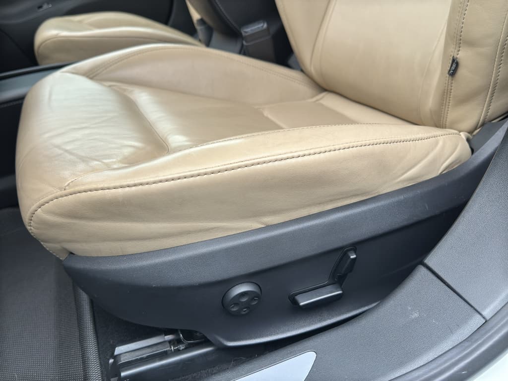 2016 Tesla Model S view 7
