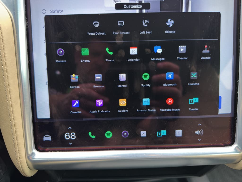 2016 Tesla Model S view 13
