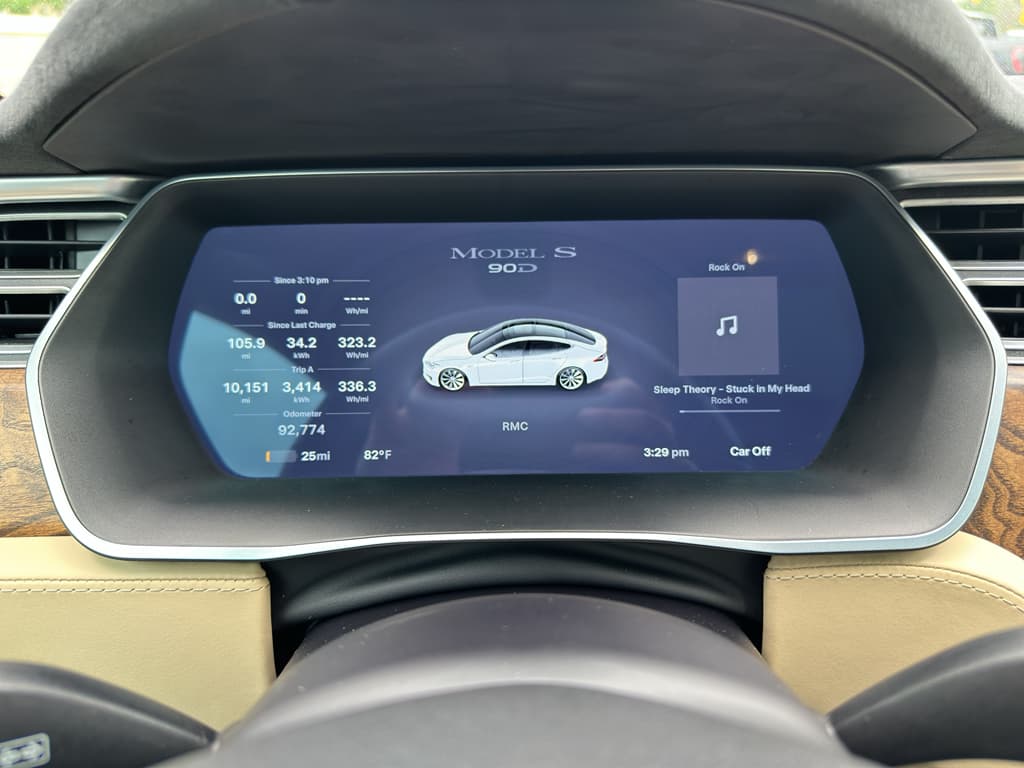2016 Tesla Model S view 9