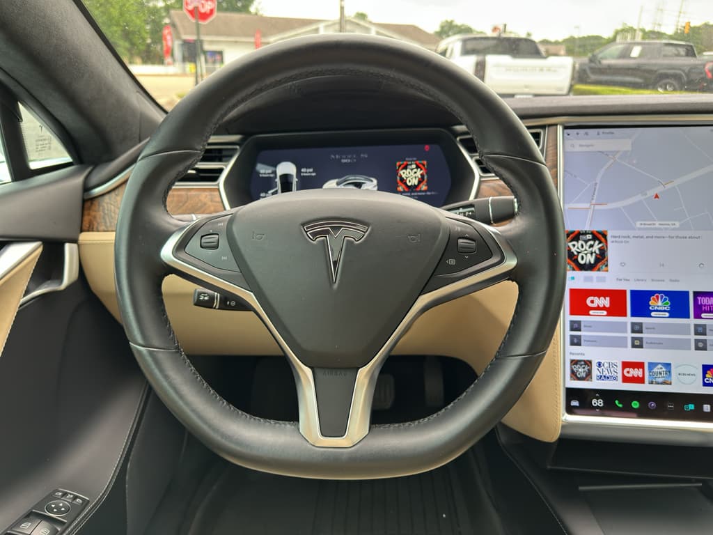 2016 Tesla Model S view 8