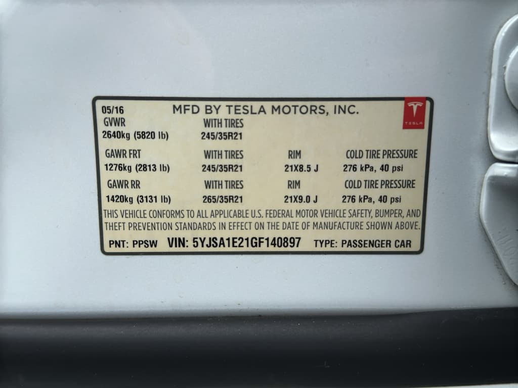 2016 Tesla Model S view 22