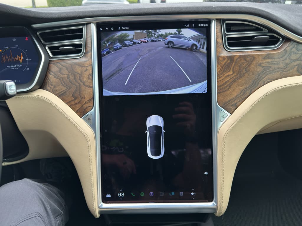 2016 Tesla Model S view 12