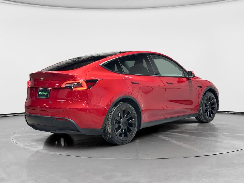 2021 Tesla Model Y view 3