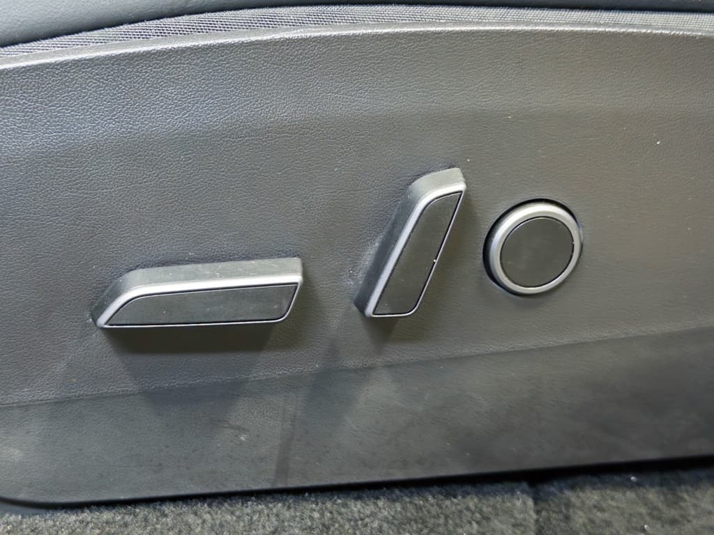 2021 Tesla Model Y view 6