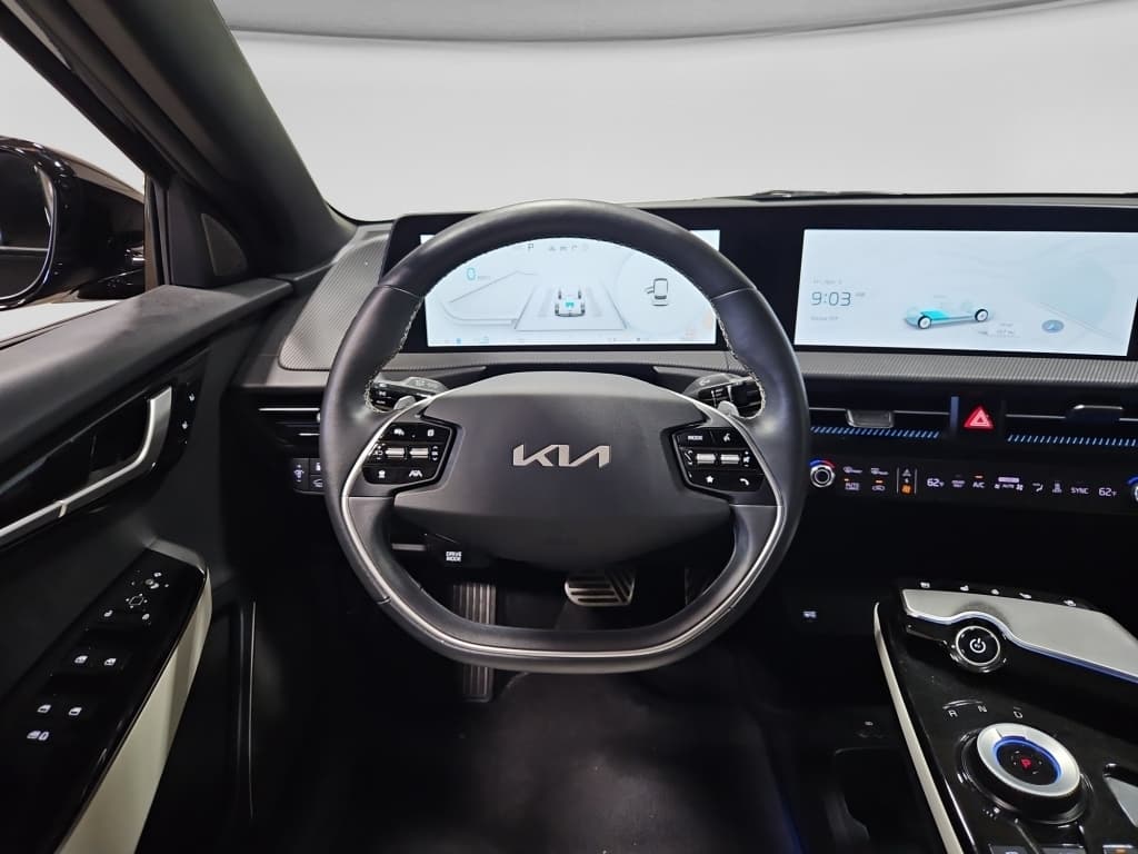 2023 Kia EV6 view 7