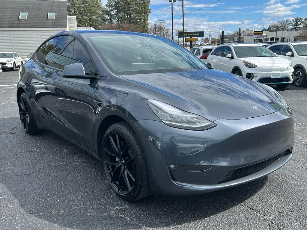 2021 Tesla Model Y view 4