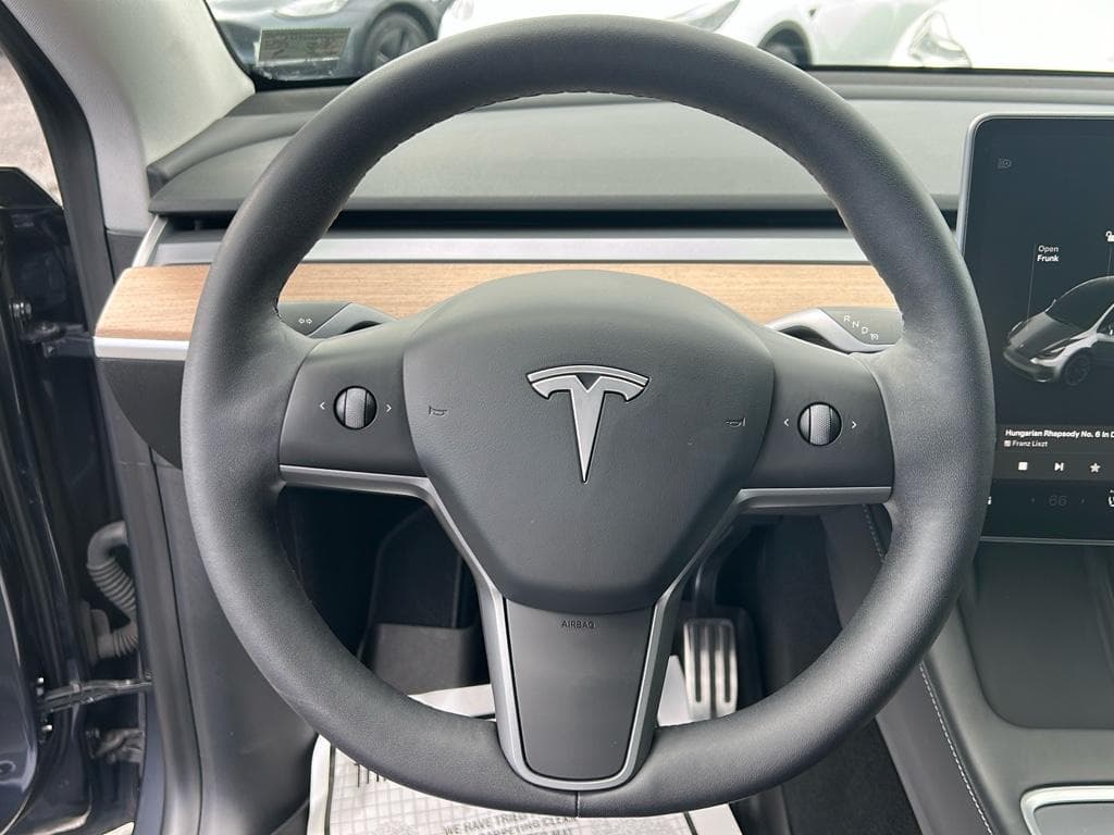 2021 Tesla Model Y view 8