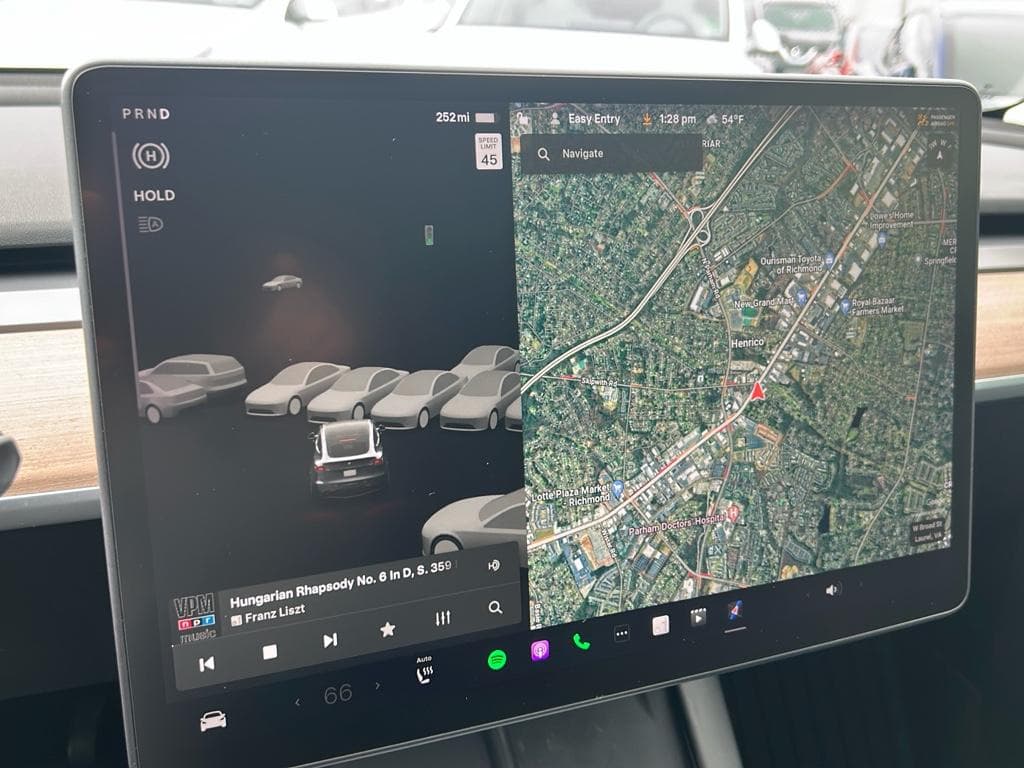 2021 Tesla Model Y view 10
