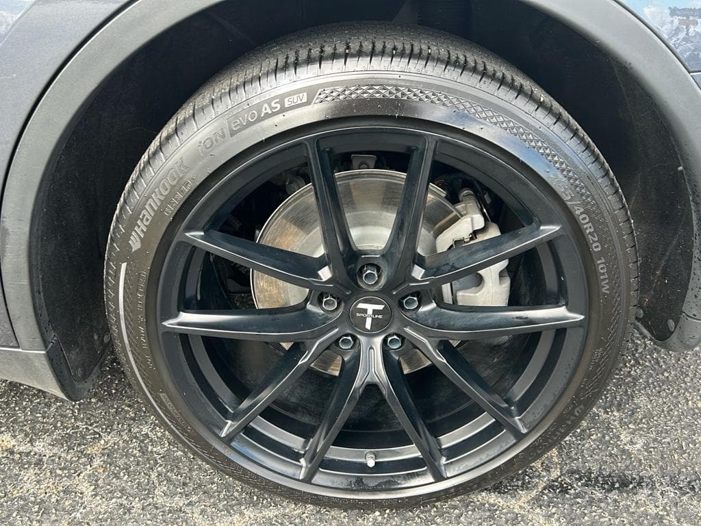 2021 Tesla Model Y view 26