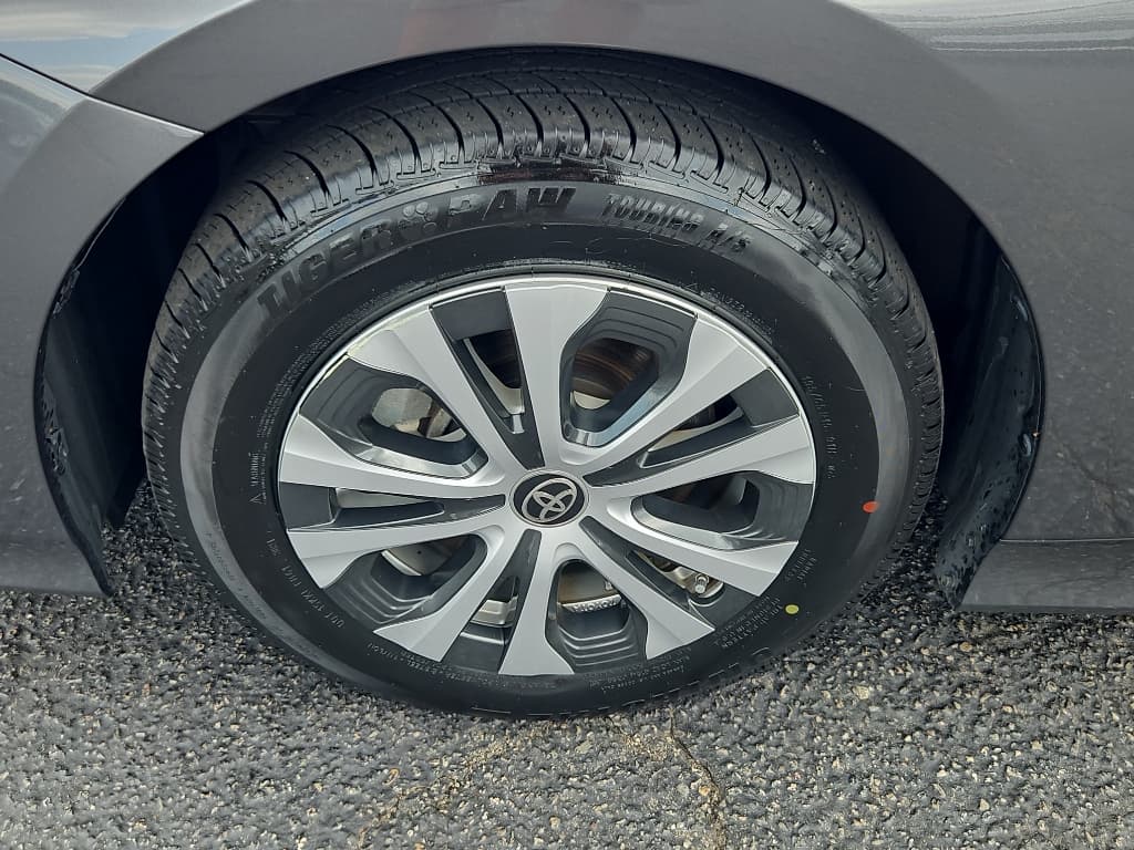 2020 Toyota Prius Prime view 25