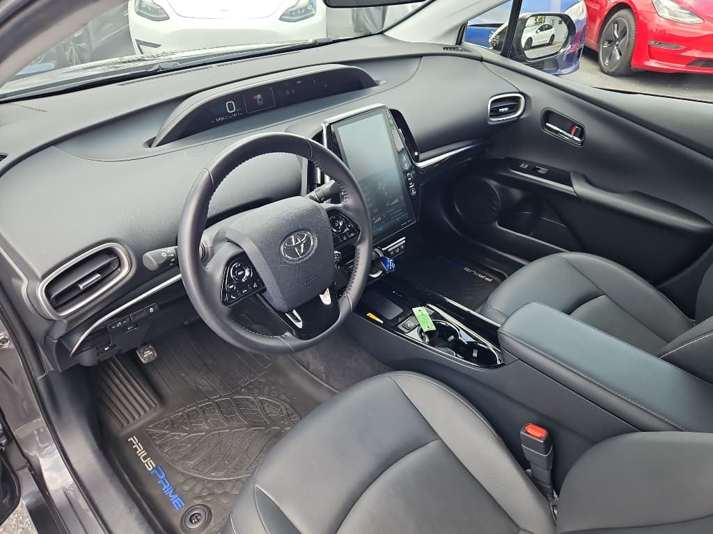 2020 Toyota Prius Prime view 16
