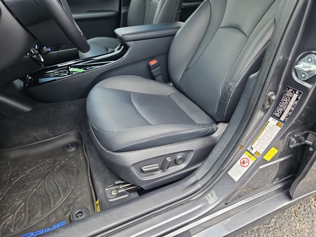 2020 Toyota Prius Prime view 7